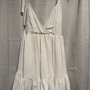 Elegant White Sleeveless Dress